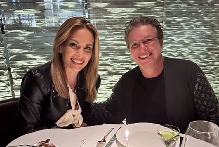 Boninho mostra detalhes da celebração de aniversário e declara paixão por Ana Furtado