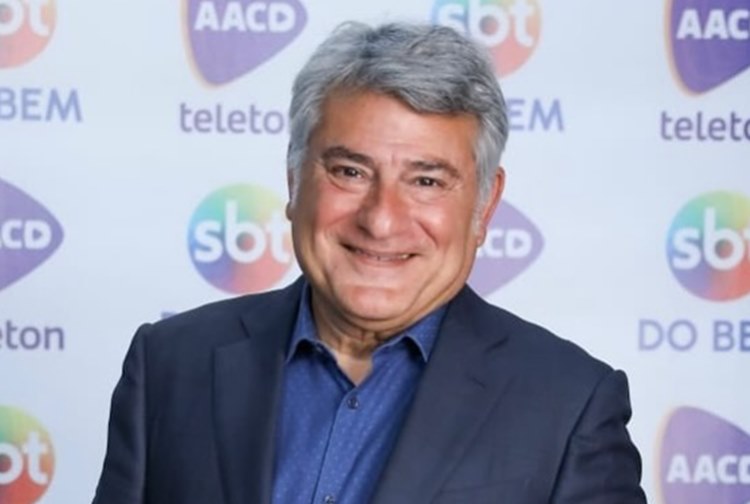 Cleber Machado esbanja simpatia nos bastidores e celebra participação no Teleton 2023