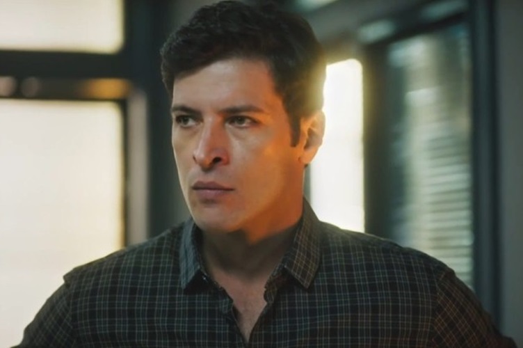 Terra e Paixão: Marino descobre passado macabro de Agatha