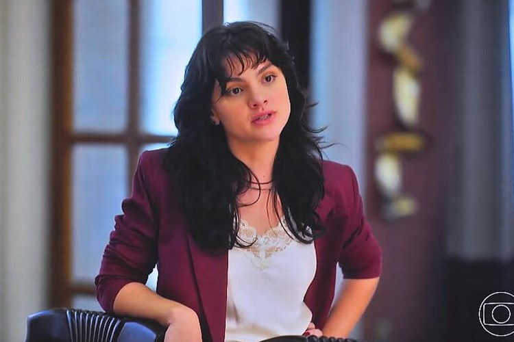 Terra e Paixão: Petra se revolta e obriga Antônio e Irene a assinarem divórcio