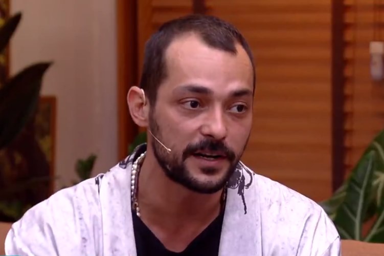 Eduardo Sterblitch surpreende ao mostrar homenagem a Stepan Nercessian no ‘É De Casa’