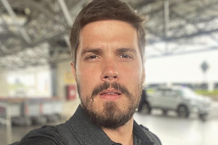 Eric Surita desabafa após se assumir bissexual: “me fez repensar”