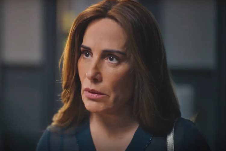 Terra e Paixão: Irene bate de frente com Dirceu e o questiona sobre abuso de Petra