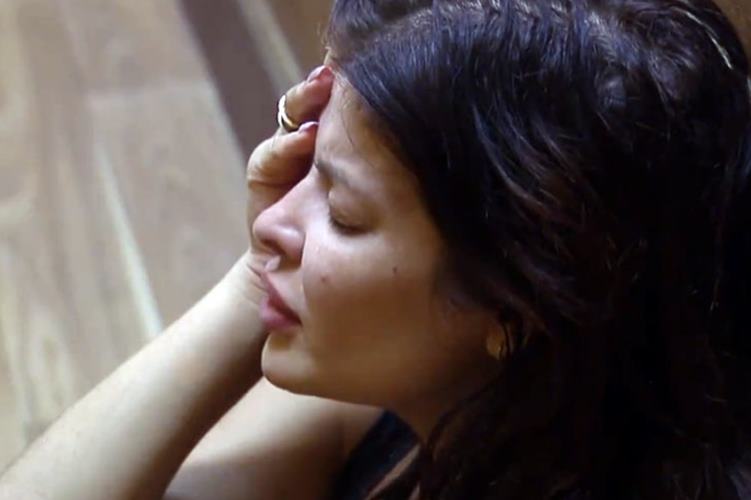 A Fazenda 15: Desistiu? Jaquelline desaparece da sede e preocupa o público