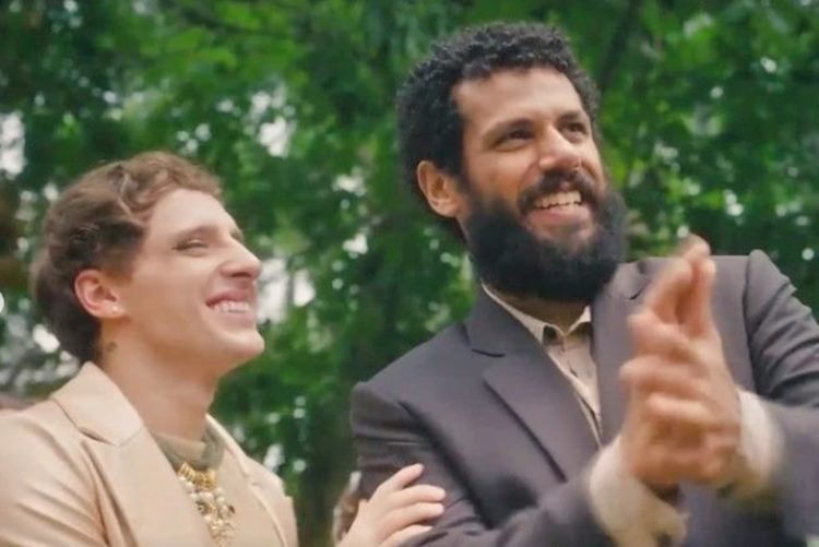 Terra e Paixão: Kelvin e Ramiro oficializam namoro e chocam Nova Primavera
