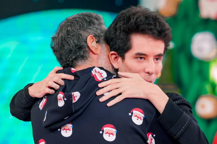 Marcos Mion agradece o público pelo carinho após a participação de Romeo no ‘Caldeirão’: ‘Enche ele de vida’