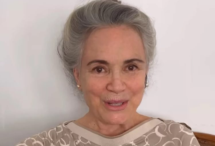 Regina Duarte revela que se arrependeu de ter entrado na política