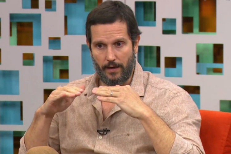 Vladimir Brichta falando de sua relação com Adriana Esteves (Reprodução: GNT)