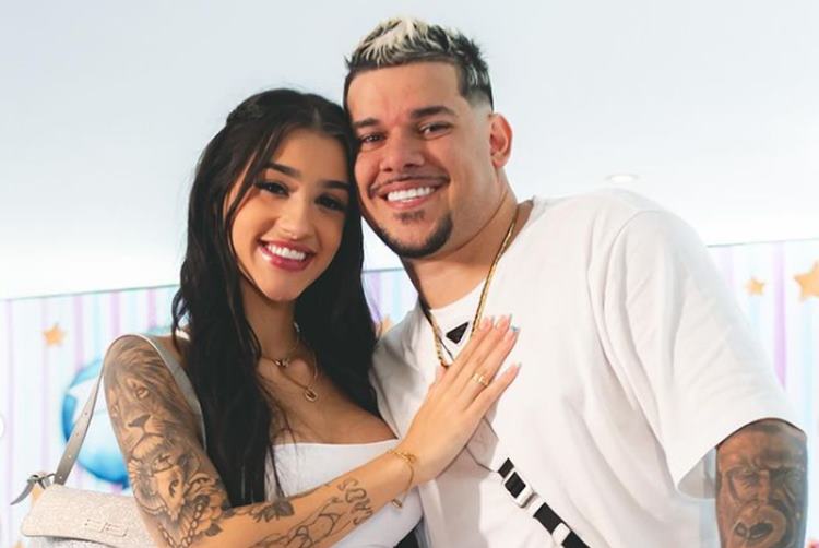 Bia Miranda e Buarque anunciam sexo e nome do primeiro filho em chá revelação