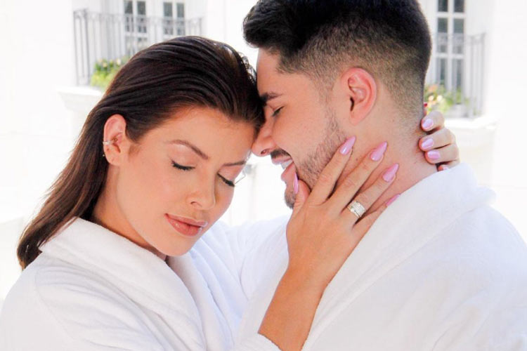 Lucas e Jaquelline comemoram dois meses de namoro e alfinetam: ‘Quem falou que não ia durar’