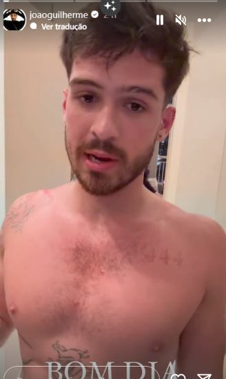 Os stories de João Guilherme fazendo a barba (Reprodução: Instagram)