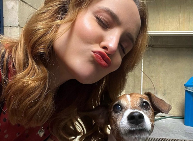 Larissa Manoela e cão - Instagram