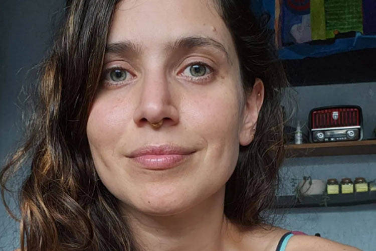 Eles cresceram! Mel Lisboa aparece ao lado dos filhos durante viagem a Paris