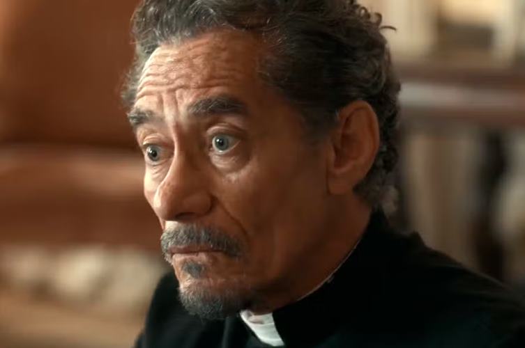 Renascer: Padre Santo expõe dificuldade para realizar casamento de José Inocêncio e Maria Santa