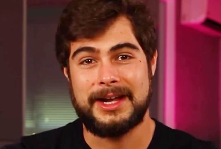 Rafael Vitti vai às lágrimas ao relembrar os 10 anos de sua carreira e falar da filha, Clara Maria