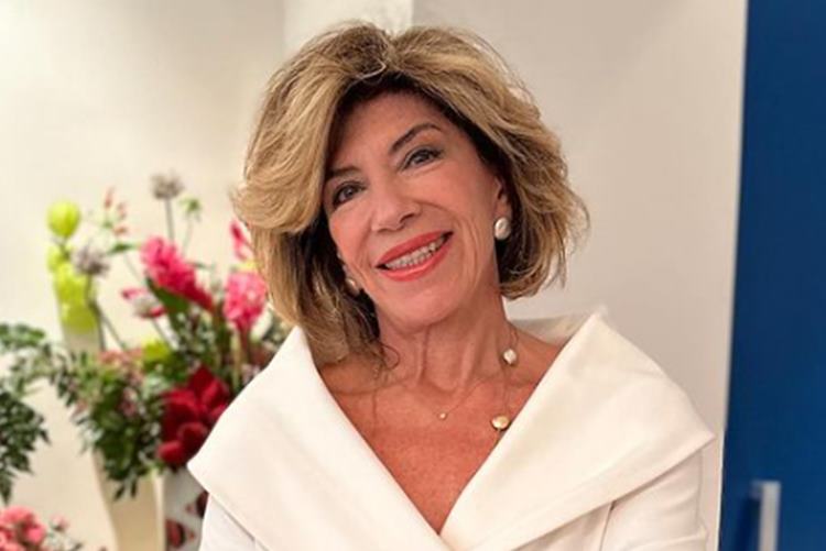 Silvia Poppovic faz agradecimento especial após celebrar seus 69 anos