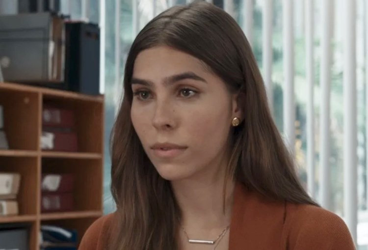 Renascer: Buba adota bebê e mente para José Inocêncio