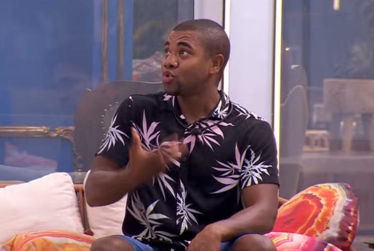 Davi se desculpa com Yasmin ao falar ‘psiu’ em briga no BBB24: ”É costume”