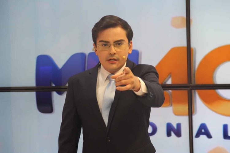 Dudu Camargo abre queixa-crime contra garoto de programa