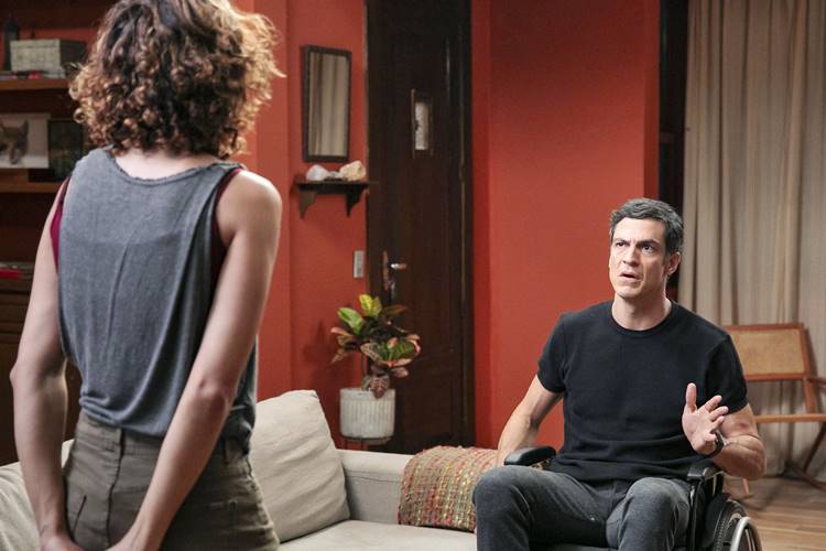 Elas Por Elas: Adriana revela a Jonas segredo sobre Ísis