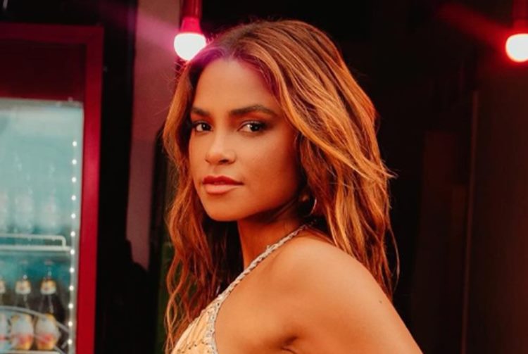 Lucy Alves estaria vivendo romance com famosa atriz da Globo, diz jornal