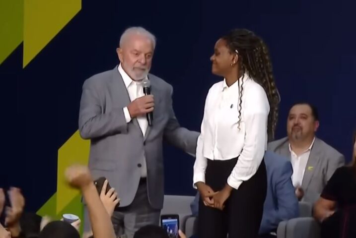 Lula e jovem