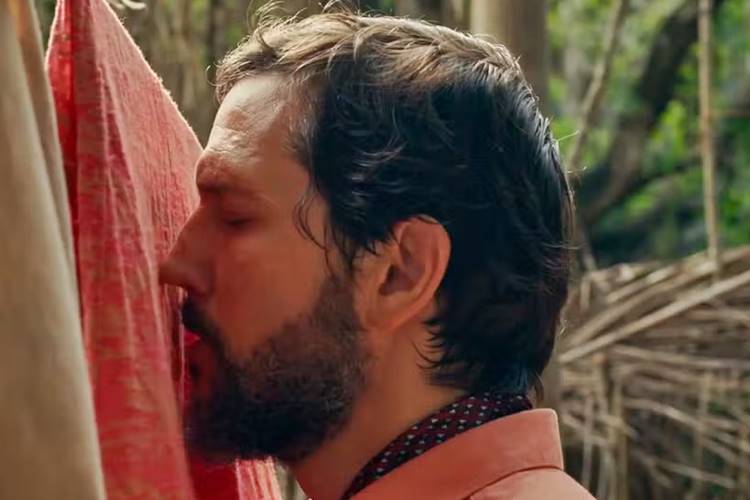 Renascer: Egídio se aproxima de Tião para saber mais sobre Joana