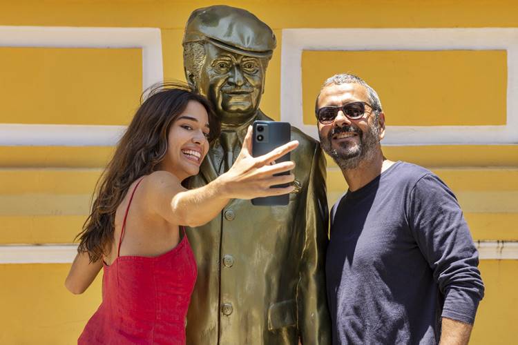 Renascer: Mariana e José Inocêncio viajam juntos para Ilhéus