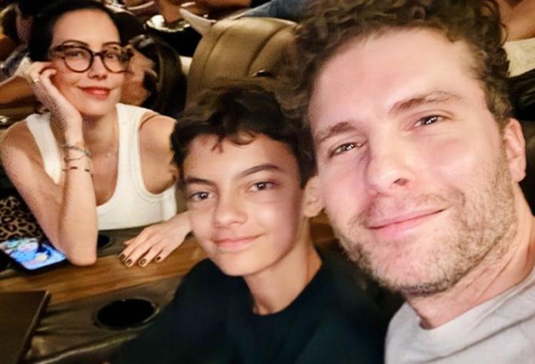 Thiago Fragoso com Mari Vaz e o filho - Instagram