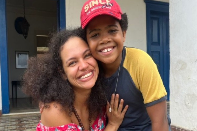 Atriz de Renascer confessa que foi parar no hospital após cena: “Muita dor”