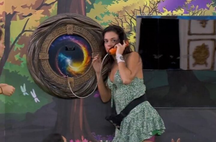 Alane atende o Big Fone no BBB24