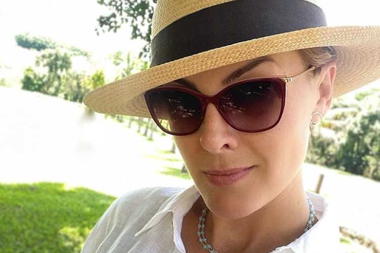 Ana Hickmann completa 43 anos e compartilha o momento especial ao lado da mãe, das irmãs e do filho