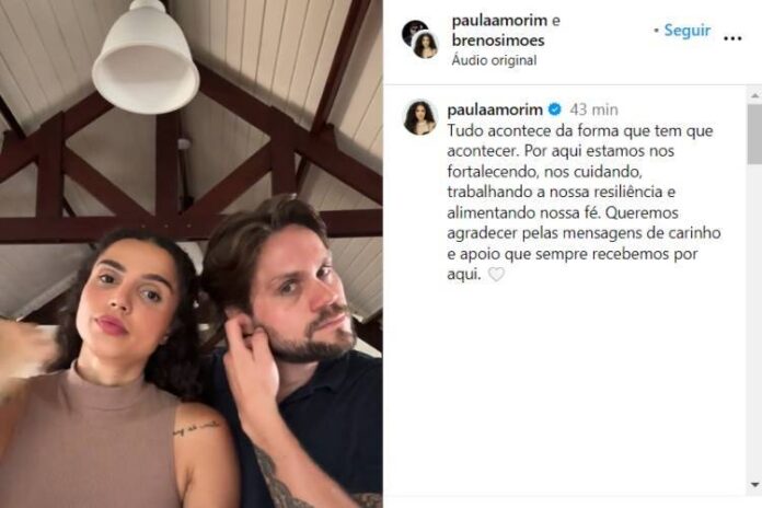 Breno Simões e Paula Amorim anunciando a perda (Reprodução: Instagram)