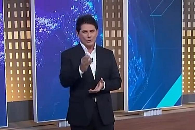 No SBT Brasil, Cesar Filho quebra protocolo e manda recado para Faustão