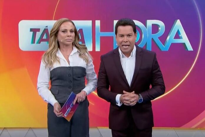 Christina Rocha e Marcão Do Povo apresentando o programa (Reprodução: SBT)