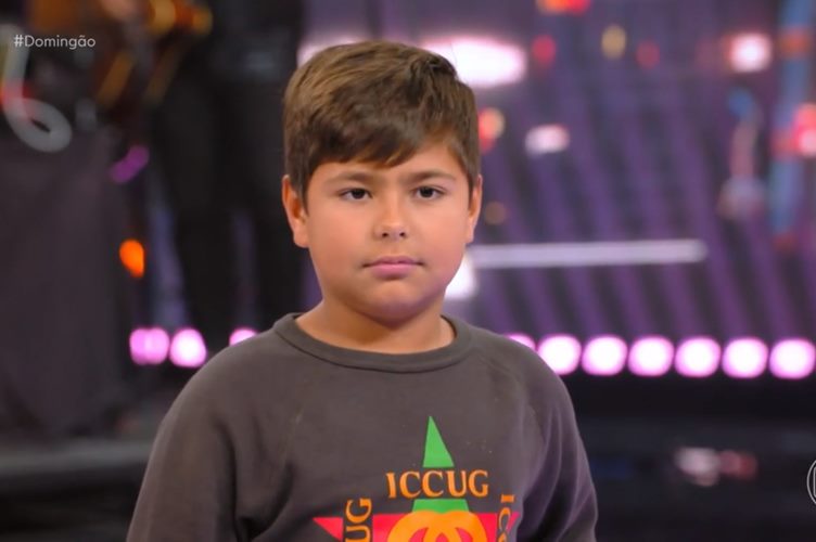 Filho de Simone Mendes rouba a cena no ‘Domingão’ e afirma: “vou ser apresentador da Globo”