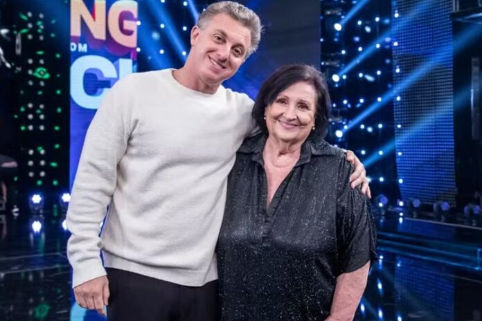 Luciano Huck e Déa Lúcia no Domingão