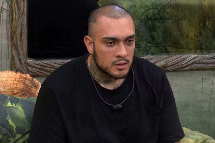 No BBB24, MC Bin Laden detona amizade entre Davi e Isabelle: ”Não se importa”