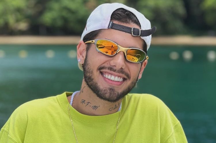 Valor da nova mansão de Zé Felipe deixa jornalista da Band perplexo: “parcelou em 68x”