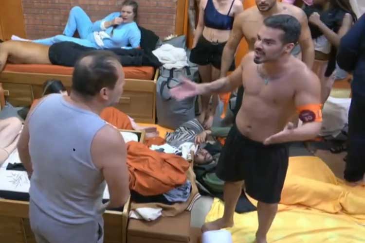 A Grande Conquista 2: Participantes batem boca por causa de sunga suja e clima esquenta
