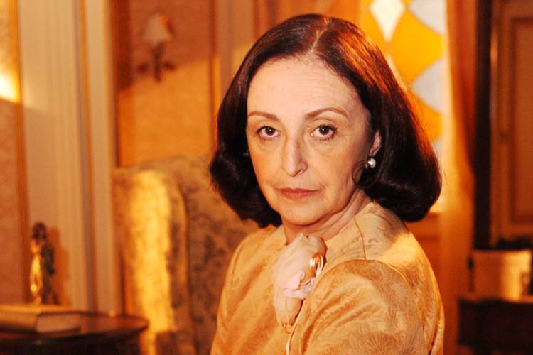 Sucesso como Débora em ‘Alma Gêmea’, Ana Lucia Torre comenta o trabalho na novela