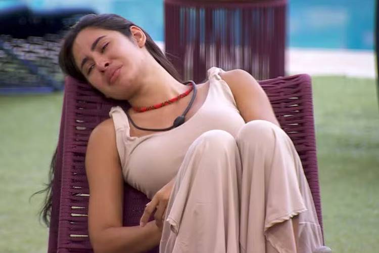 BBB24: Isabelle chora durante conversa com Davi e brother dispara: ‘Você está querendo me culpar’