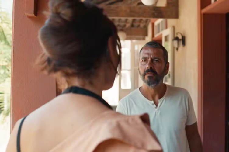 Renascer: José Inocêncio expulsa Eliana de casa após flagrá-la com Damião