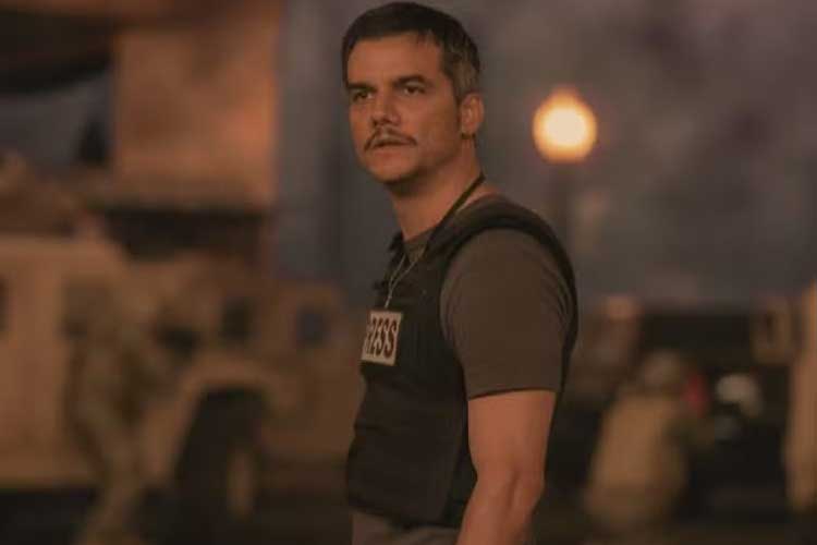 Filme com Wagner Moura supera produção estrelada por Bruna Marquezine nos EUA