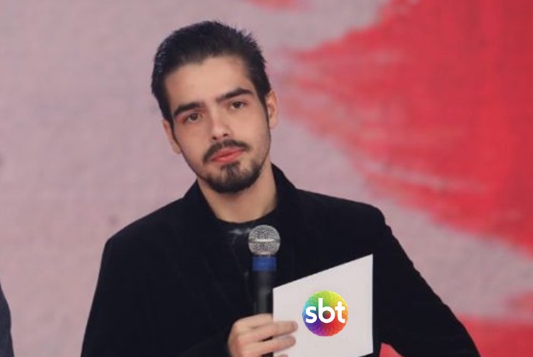 João Silva grava programa no SBT e possível saída da Band vem à tona