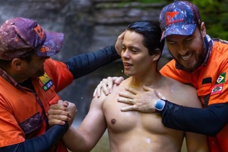 Maíra Cardi divide opiniões ao mostrar batismo do filho: ”Era só o que faltava”