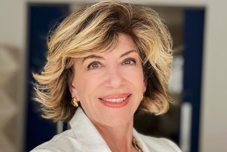 Silvia Poppovic surge sangrando e relata assalto: “quase arrancaram minhas mãos”