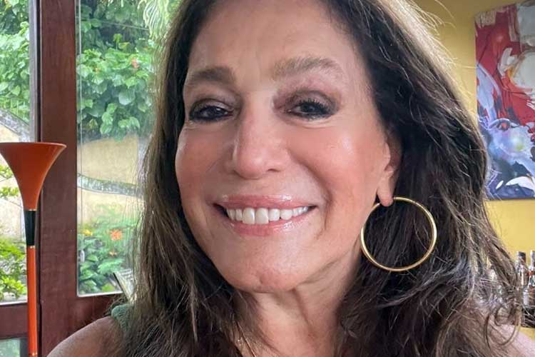 Susana Vieira compartilha imagem icônica de ‘Senhora do Destino’ e celebra os 20 anos da novela: ‘Enche meu coração’