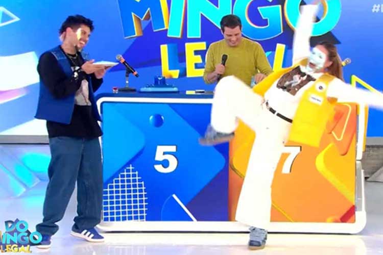 Virginia Fonseca se pronuncia após levar tombo ao vivo no ‘Domingo Legal’