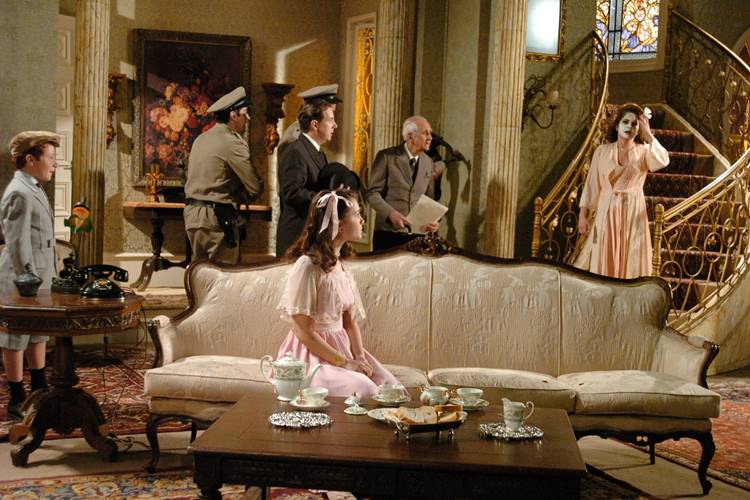 Alma Gêmea: Rafael ajuda Olívia após notícia inesperada